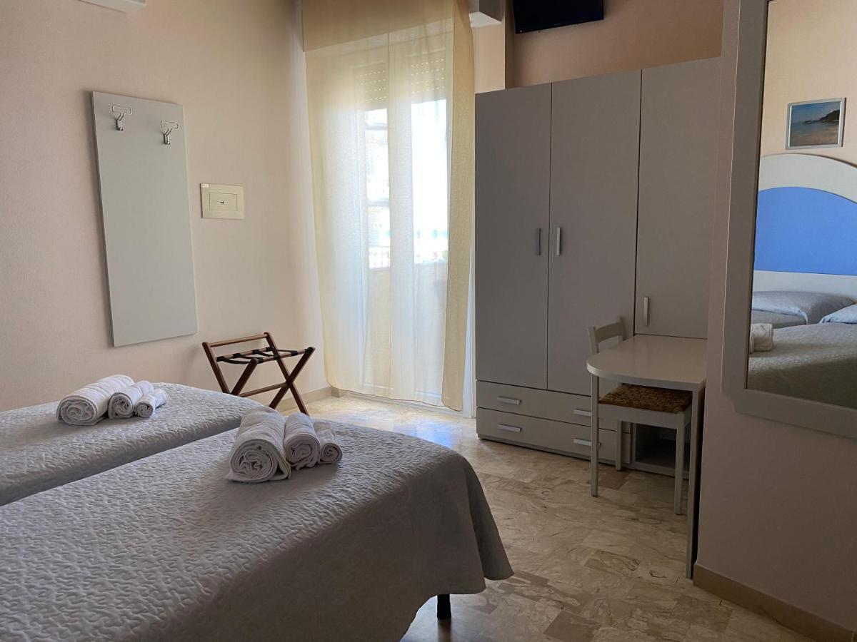Hotel Moderno - Bed & Breakfast Cervia Dış mekan fotoğraf