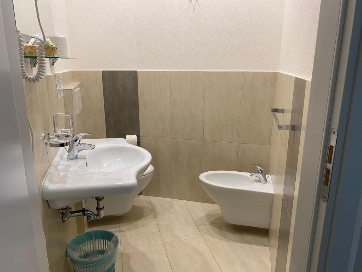 Hotel Moderno - Bed & Breakfast Cervia Dış mekan fotoğraf