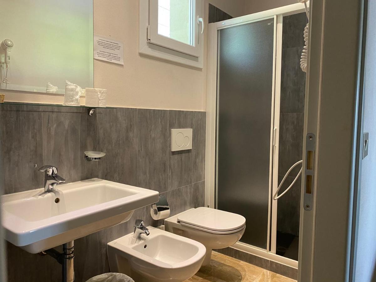 Hotel Moderno - Bed & Breakfast Cervia Dış mekan fotoğraf