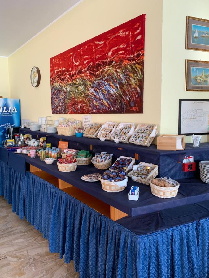 Hotel Moderno - Bed & Breakfast Cervia Dış mekan fotoğraf