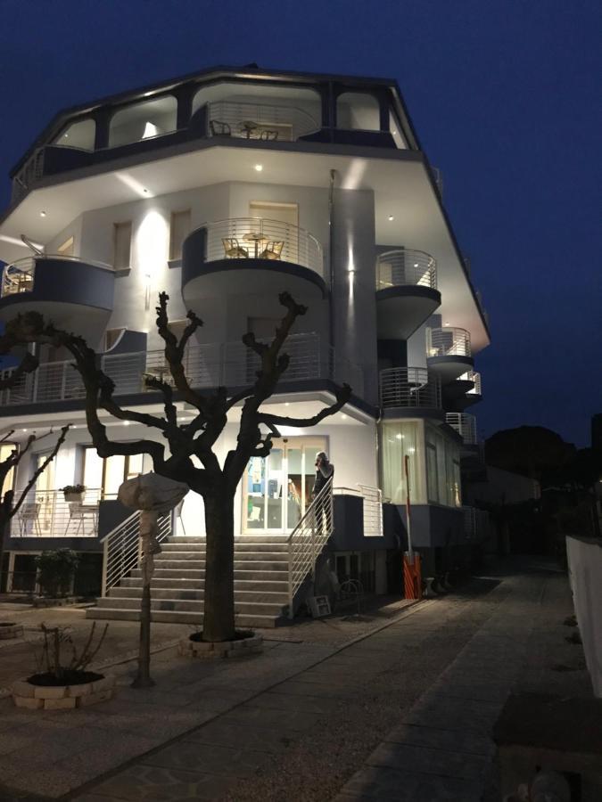 Hotel Moderno - Bed & Breakfast Cervia Dış mekan fotoğraf