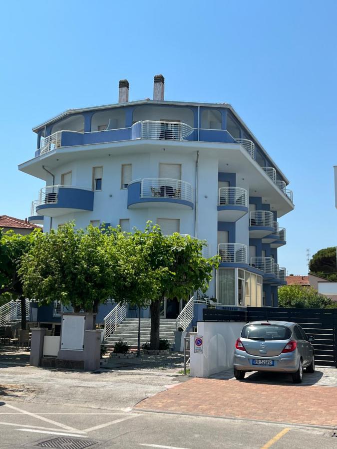 Hotel Moderno - Bed & Breakfast Cervia Dış mekan fotoğraf