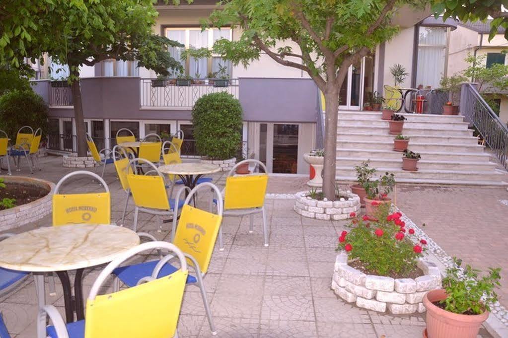 Hotel Moderno - Bed & Breakfast Cervia Dış mekan fotoğraf